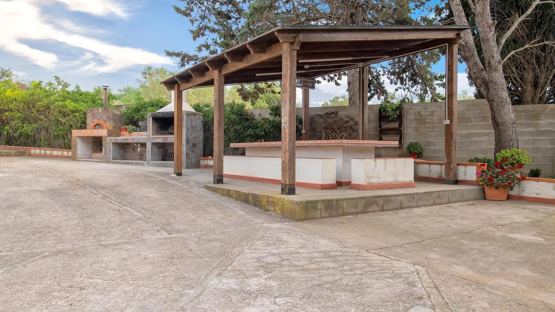Villa Melograno With Exclusive Swimming Pool Surrounded By Greenery Campanedda Italy