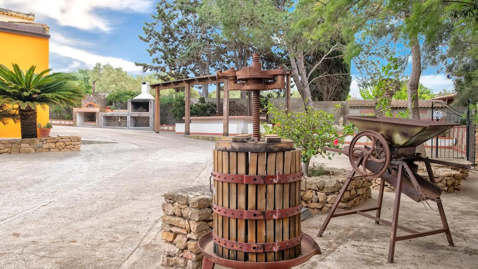 Villa Melograno With Exclusive Swimming Pool Surrounded By Greenery Campanedda